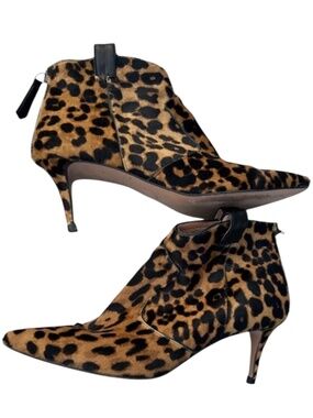 Veronica Beard Lexi Leopard Print Calf Hair Ankle Boots Size 7.5 Pointed-toe